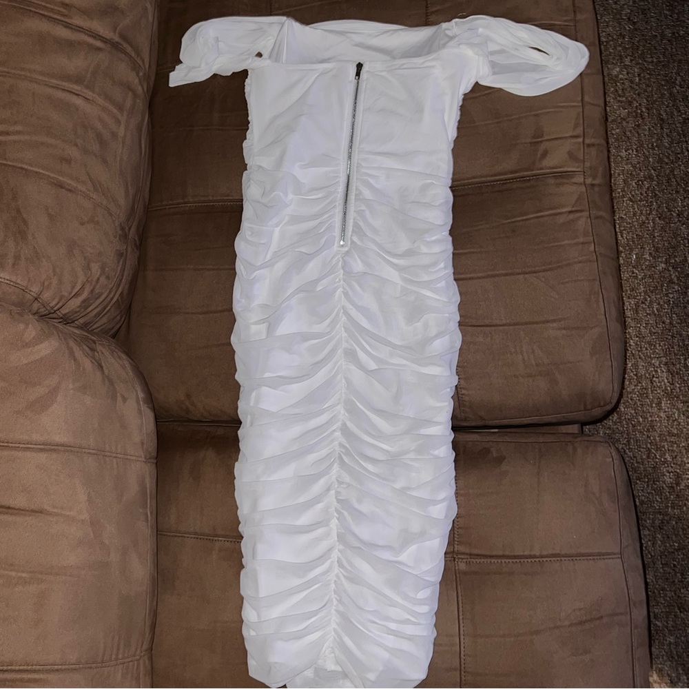 Showpo White Off Shoulder Ruched Bodycon Midi Dress XL/10 - Picture 5 of 9